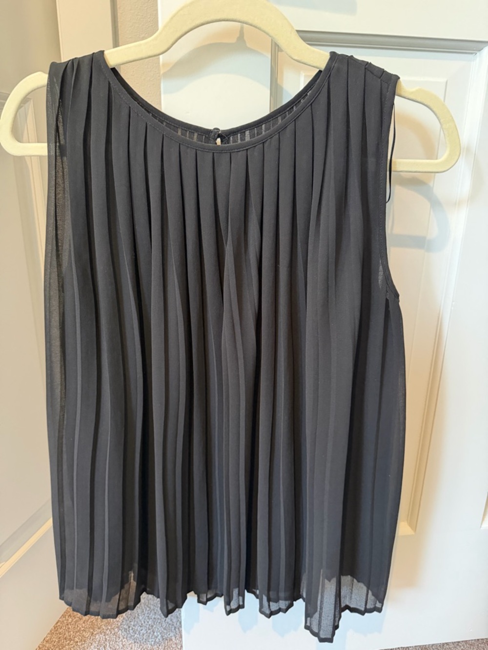 Zara Pleated Sleeveless Black Chiffon Top blouse size xs
